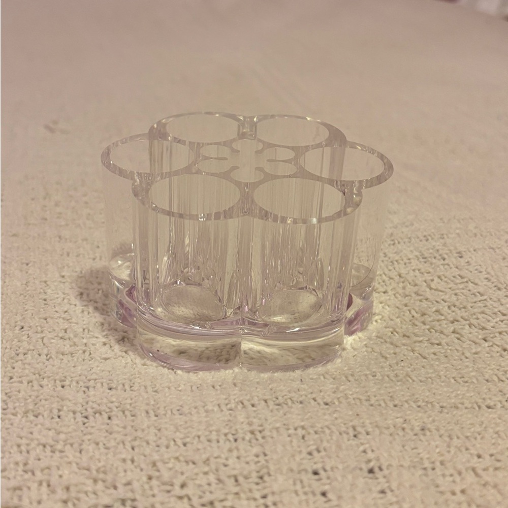 Clear Acrylic Flower-Shaped Organizer